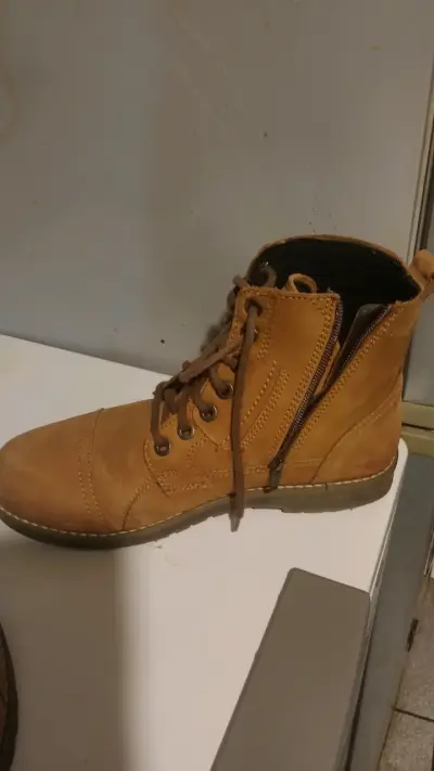 Botas de cuero marrón con cordones Guante - miniatura 4