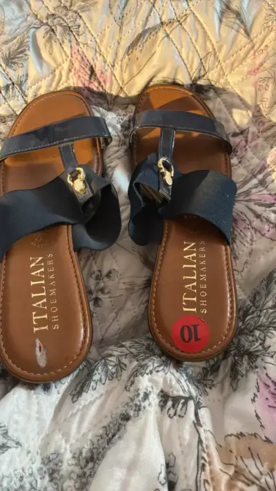 Sandalias Italian Shoemakers con detalle dorado - miniatura 1