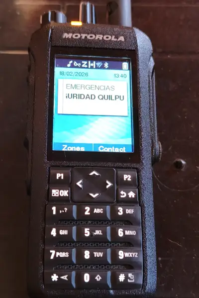 Radio Motorola MOTOTRBO R7 con pantalla a color - miniatura 4