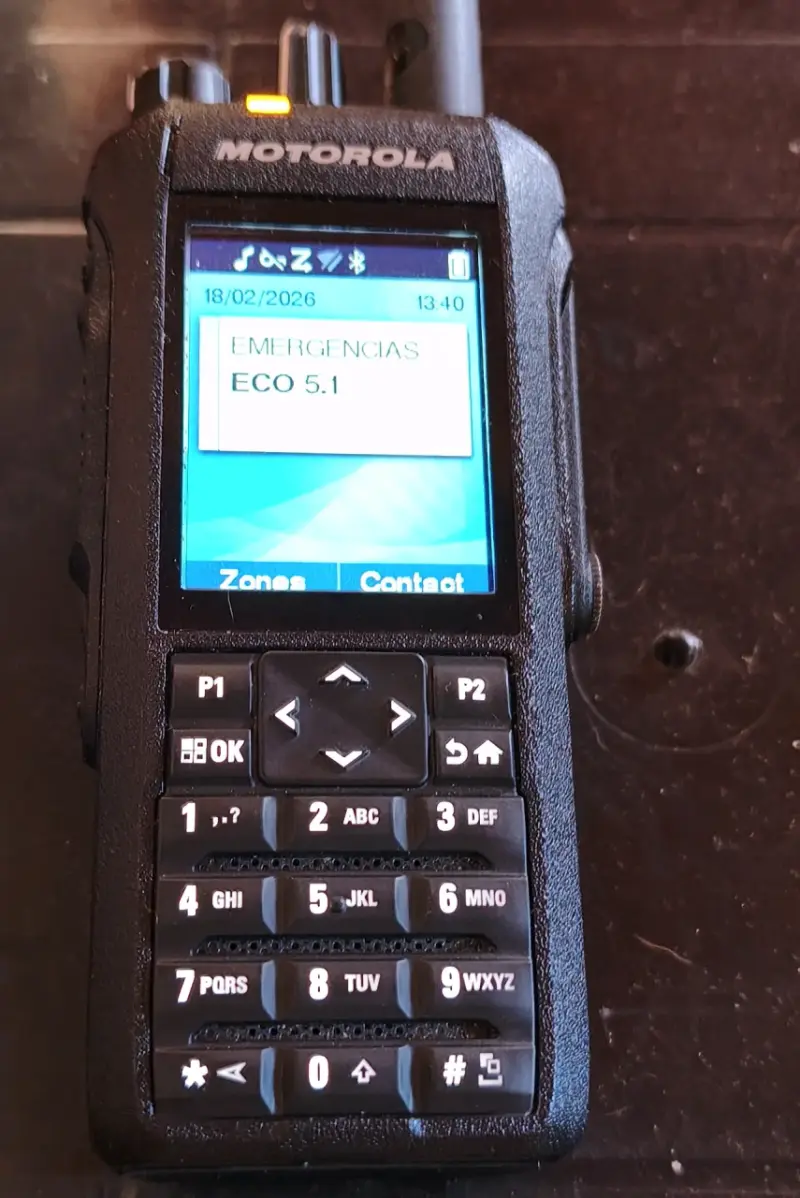 Radio Motorola MOTOTRBO R7 con pantalla a color - 5