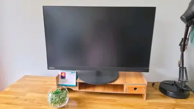 Monitor Lenovo ThinkVision 24 pulgadas T24i-10 - miniatura 1