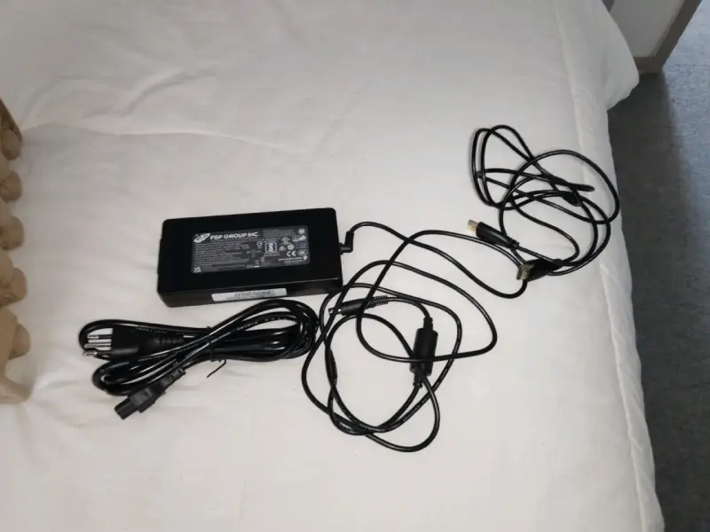Proyector Optoma con control remoto - 4