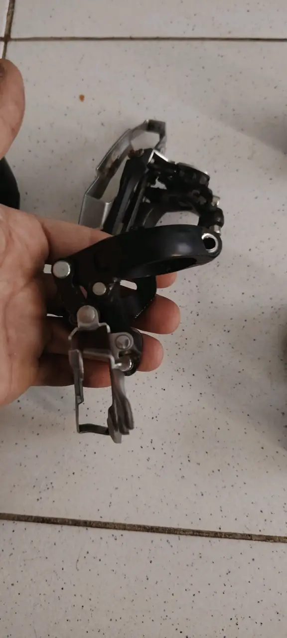 Desviador delantero Shimano Deore para bicicleta - 2