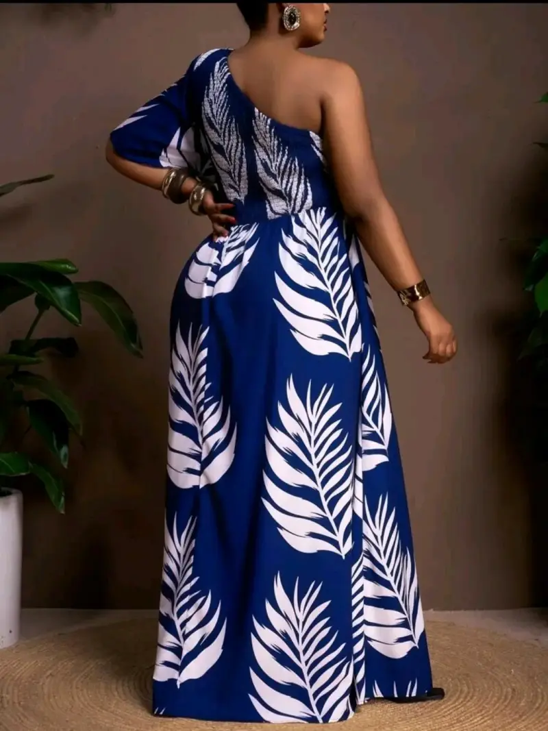 Vestido largo azul con estampado de hojas - 3