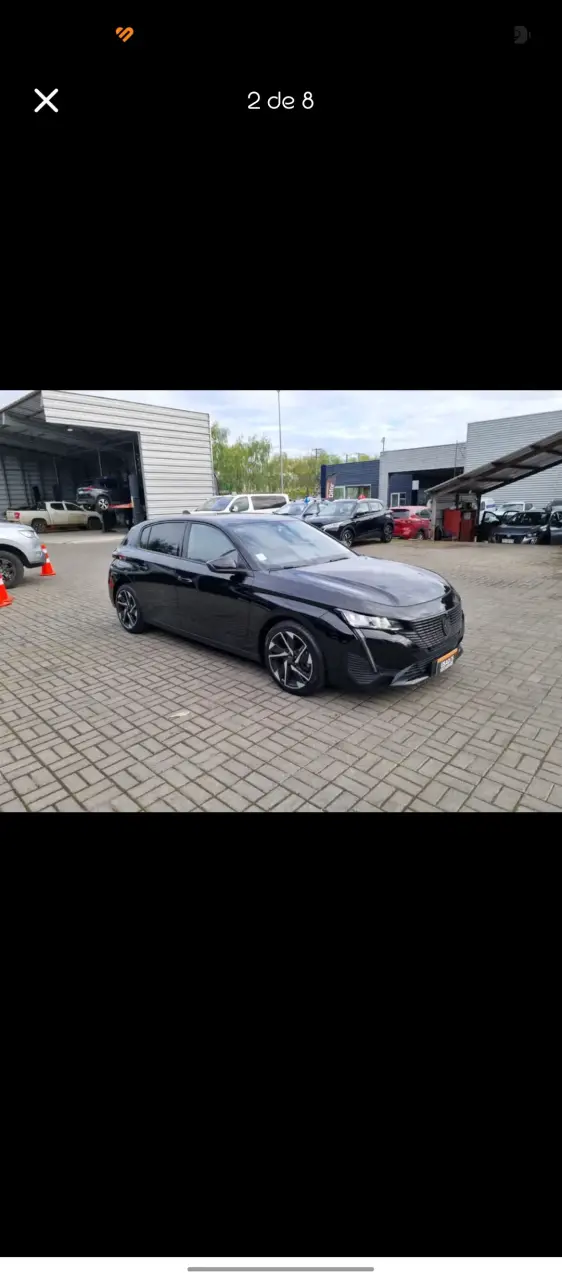 Auto Peugeot 308 negro en buen estado - 2
