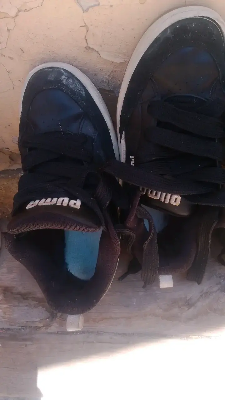 Zapatillas deportivas negras Puma usadas