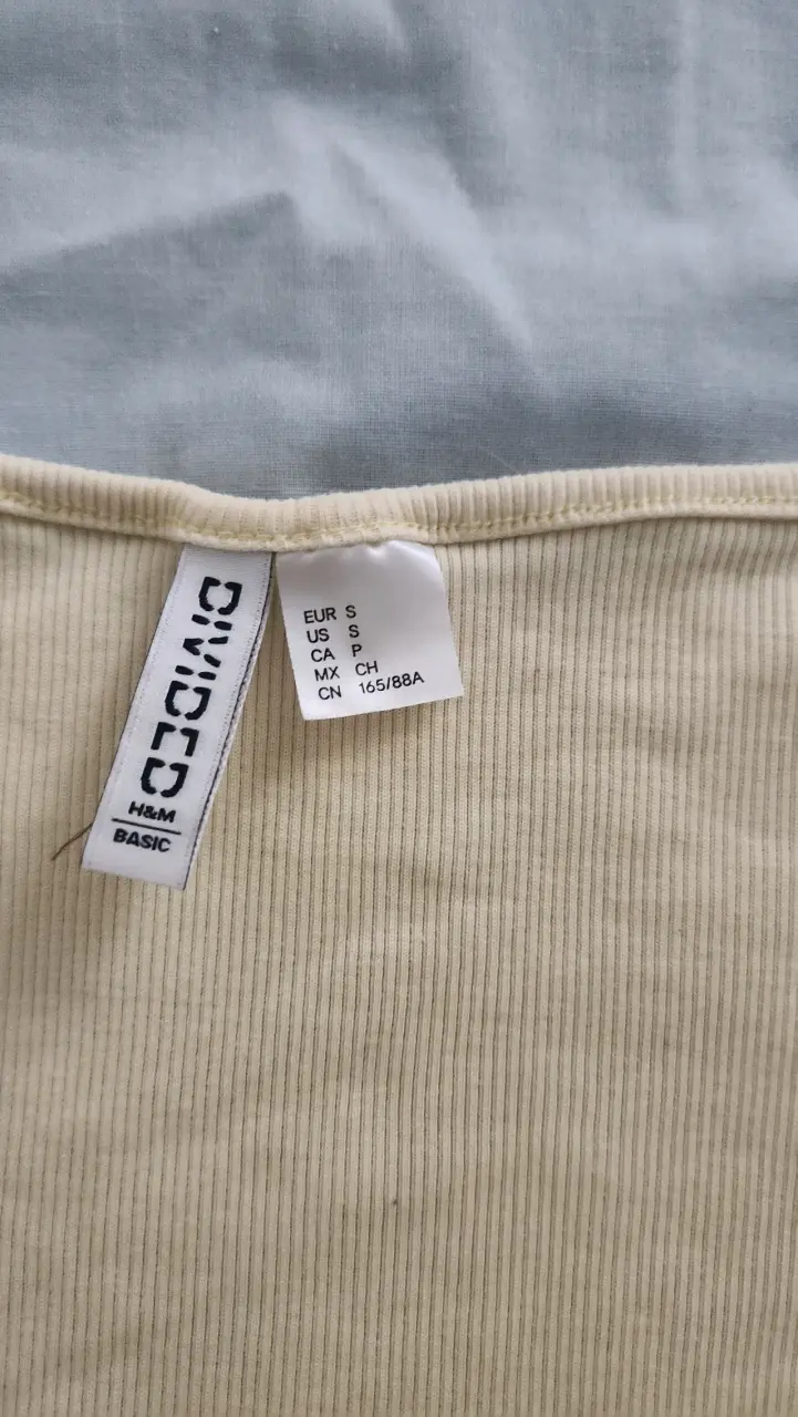 Polera amarillo pastel H&M Divided Básica - 2
