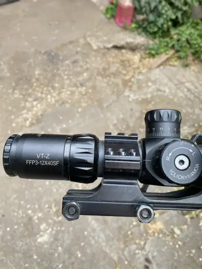 Mira telescópica Discovery VT-Z 3-12x40SF - miniatura 2