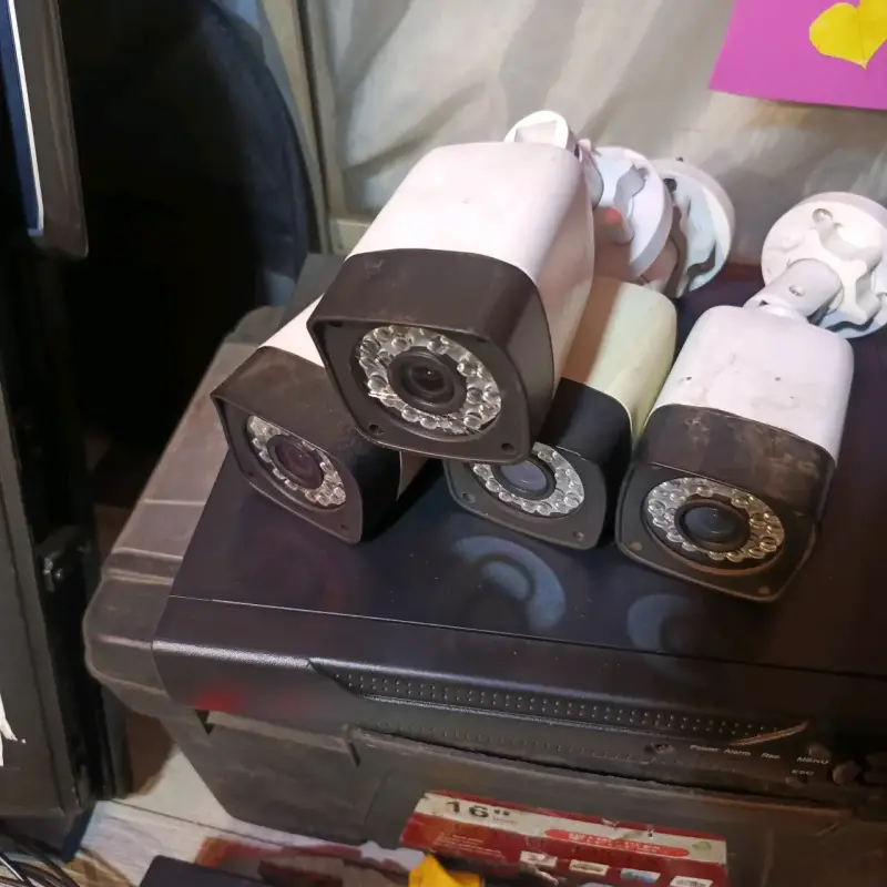 Cámara de seguridad y arcade con más 5000 juegos - 1