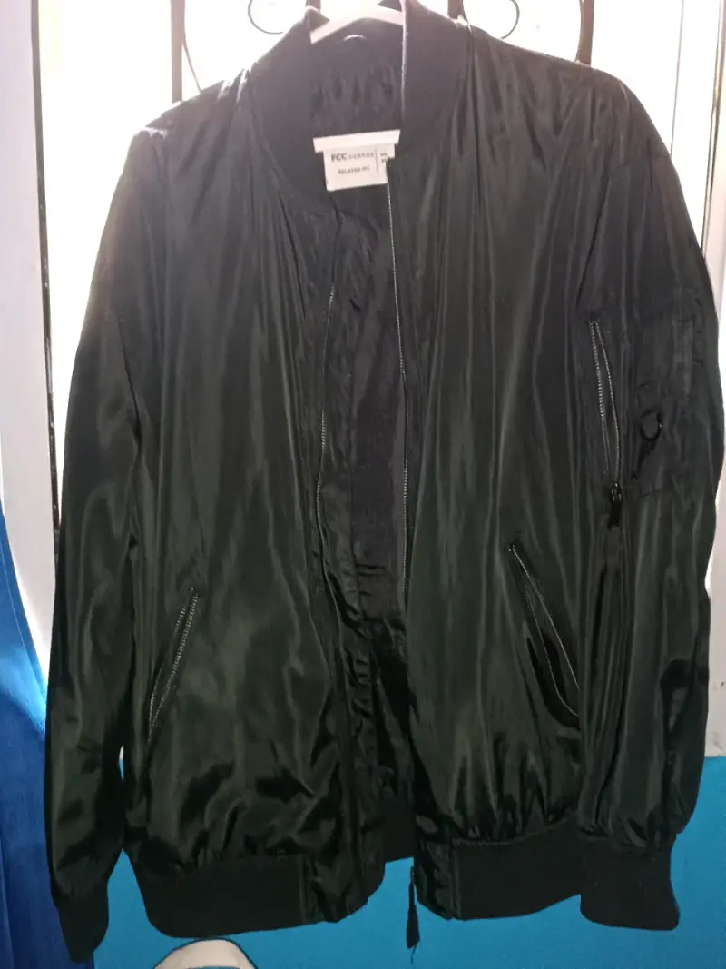 Chaqueta bomber negra unisex estilo casual - 2
