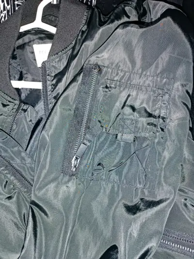Chaqueta bomber negra unisex estilo casual - miniatura 4