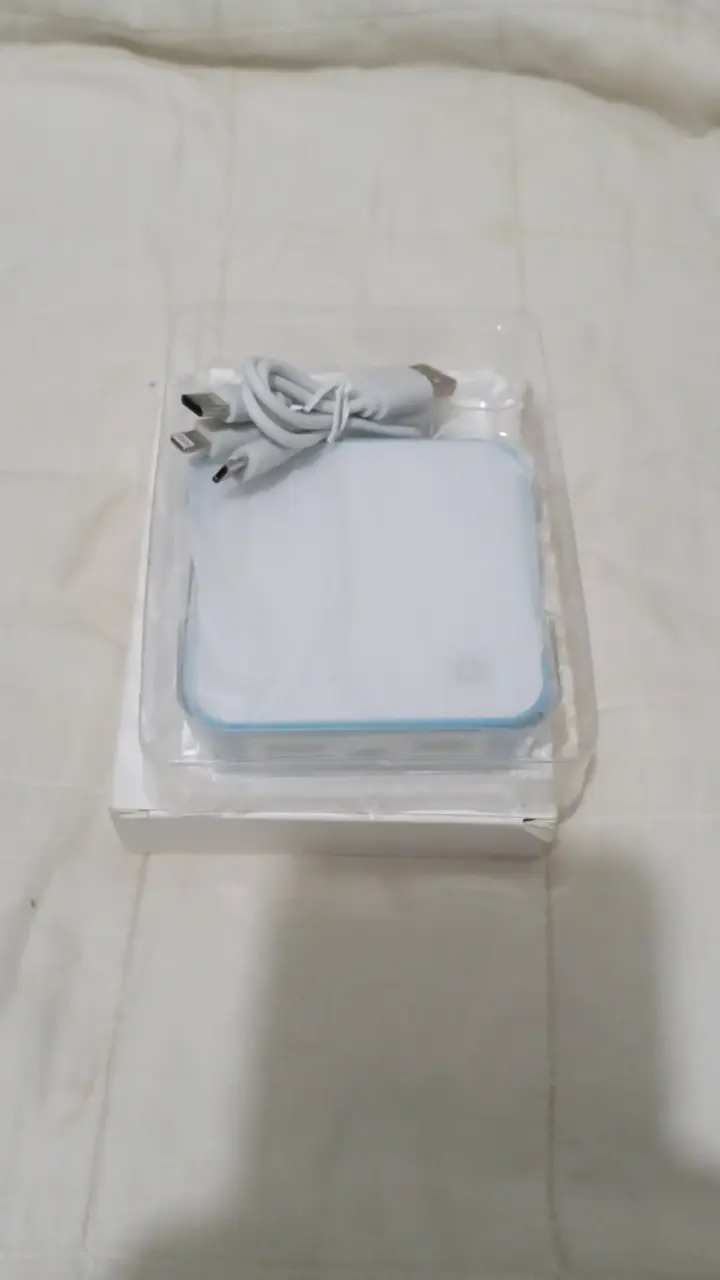 Pack tecnológico con notebook, audífonos y baterías portátiles - 4