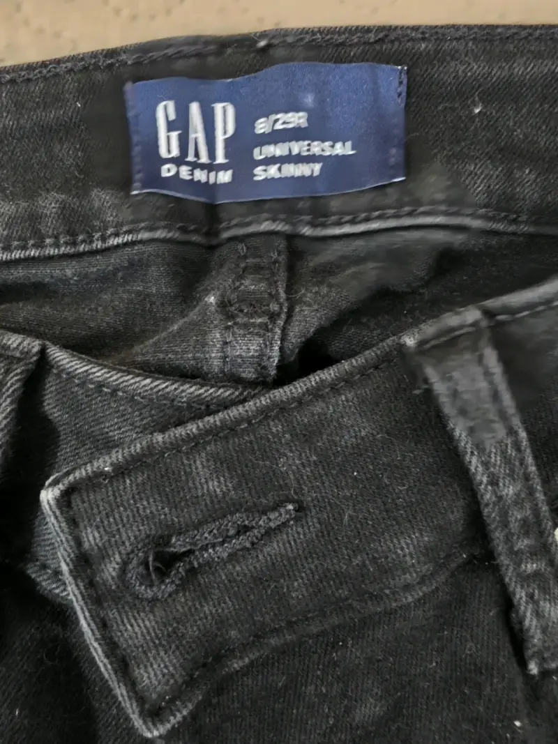 Jeans negros skinny GAP para mujer - 2