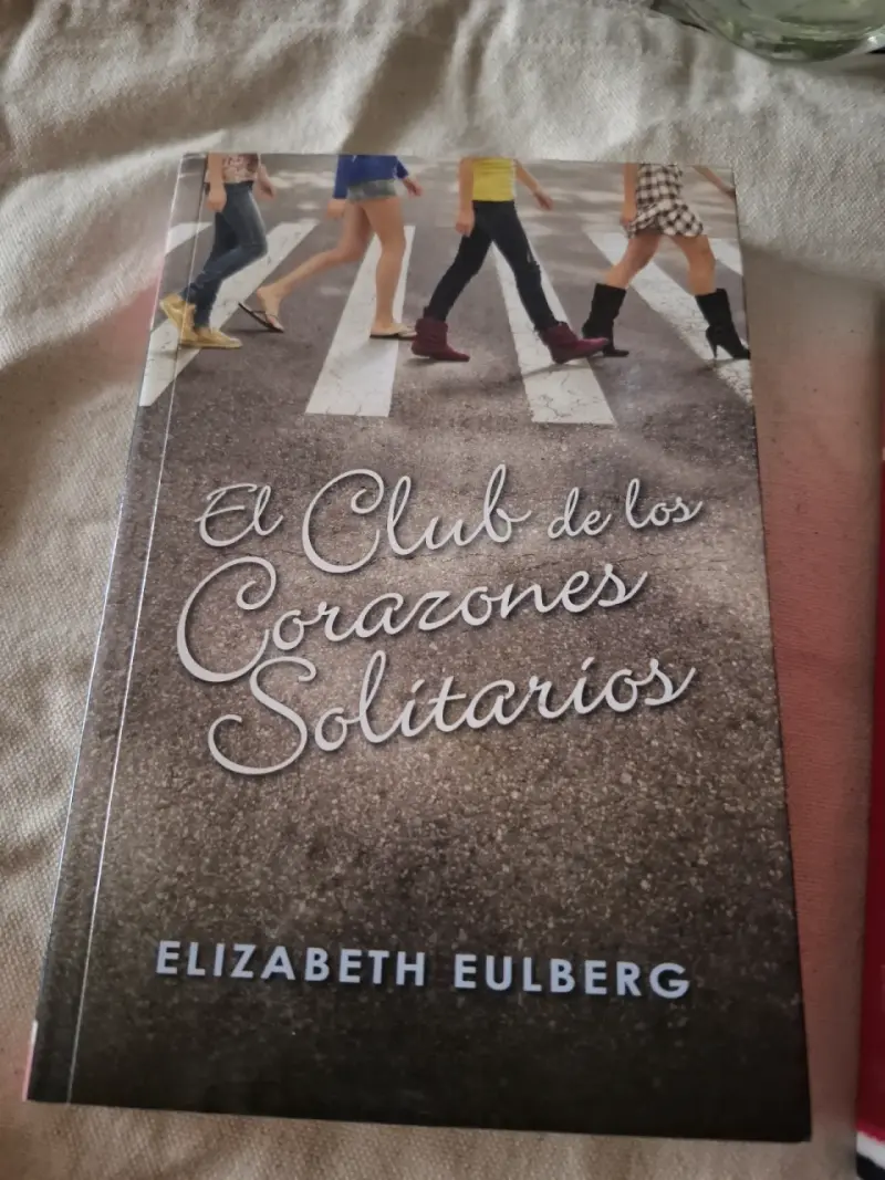 Pack de libros de Elizabeth Eulberg: El Club de los Corazones Solitarios y Mucho Más Que Un Club de Chicas - 2
