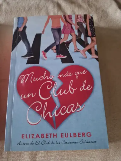 Pack de libros de Elizabeth Eulberg: El Club de los Corazones Solitarios y Mucho Más Que Un Club de Chicas - miniatura 3