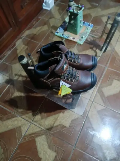 Botas de seguridad marrones con puntera reforzada - miniatura 2