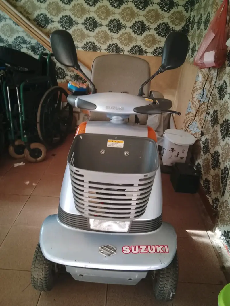 Scooter eléctrico rojo para movilidad reducida - 5