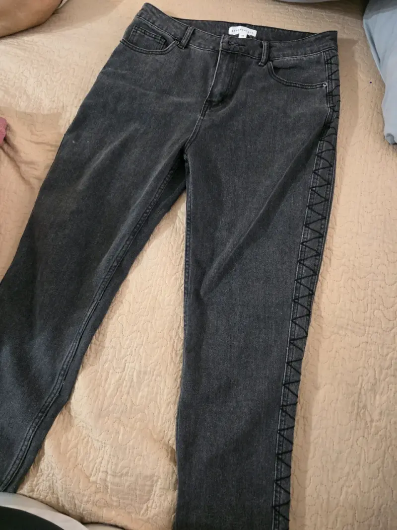 Jeans grises con diseño lateral Aeropostale talla 44 - 3