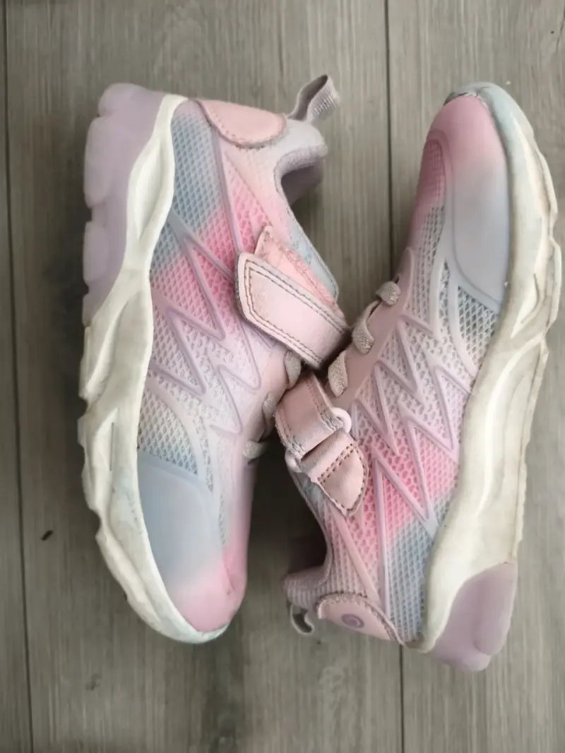 Zapatillas deportivas rosadas para niña - 1