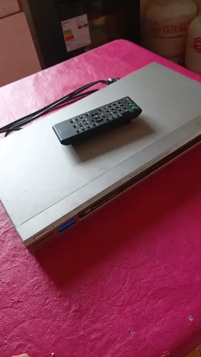 Reproductor de DVD Sony  con control remoto - miniatura 1