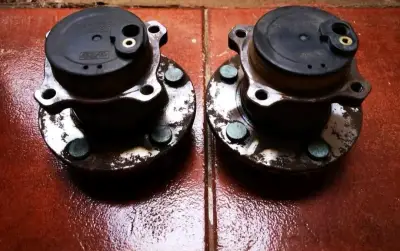 Masa trasera con rodamiento Mazda 3 - miniatura 1