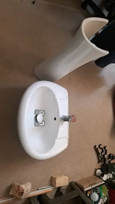 Lavamanos de cerámica con pedestal - miniatura 1