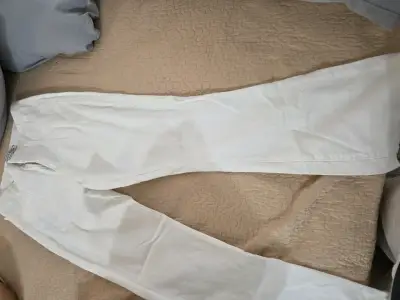 Pantalones blancos de mezclilla mujer - miniatura 2