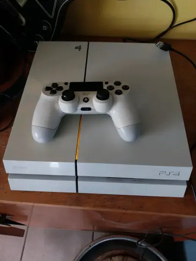 Consola PS4 blanca con juegos incluidos - miniatura 1