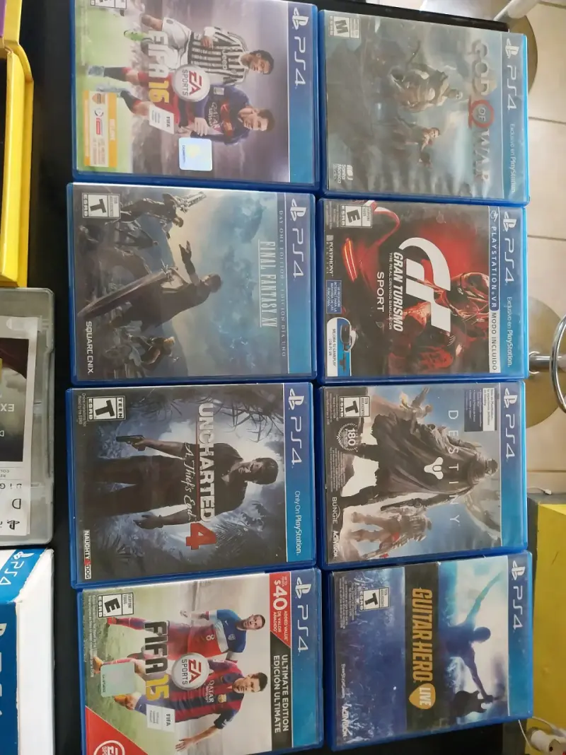 Consola PS4 blanca con juegos incluidos - 3