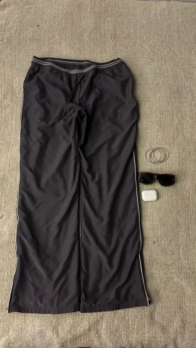 Pantalon cortaviento negro Champion - miniatura 1