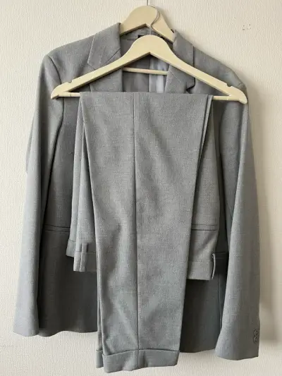 Traje gris de hombre Zara en buen estado - miniatura 1