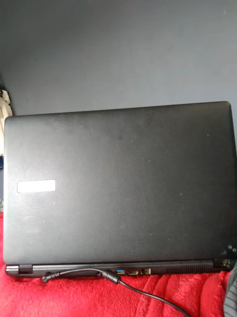 Laptop Acer en buen estado - 2