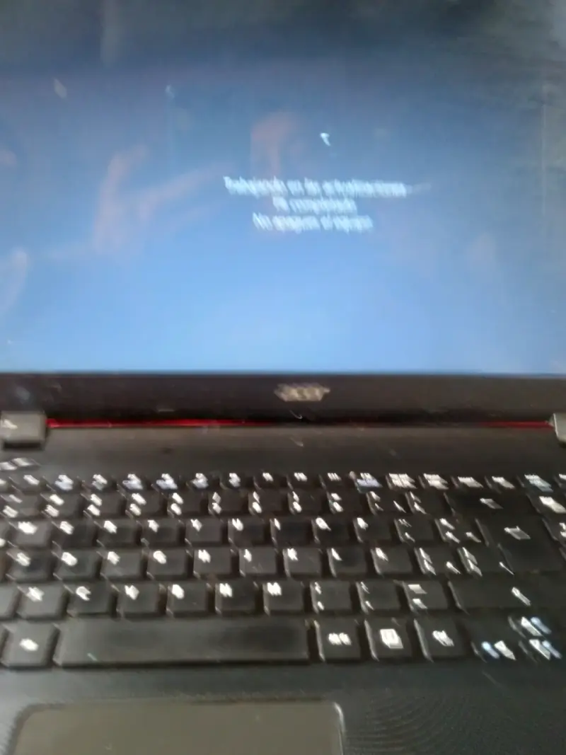 Laptop Acer en buen estado - 3