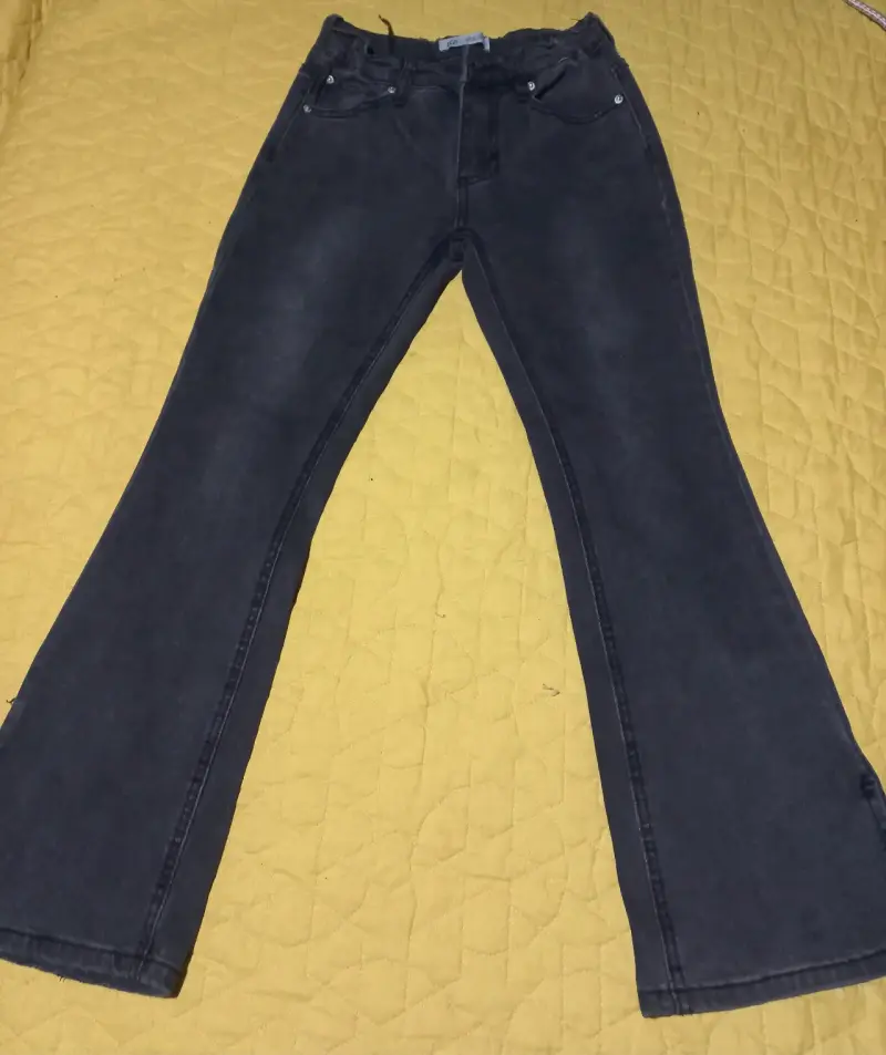 Jeans negros acampanados para mujer talla 12 - 1