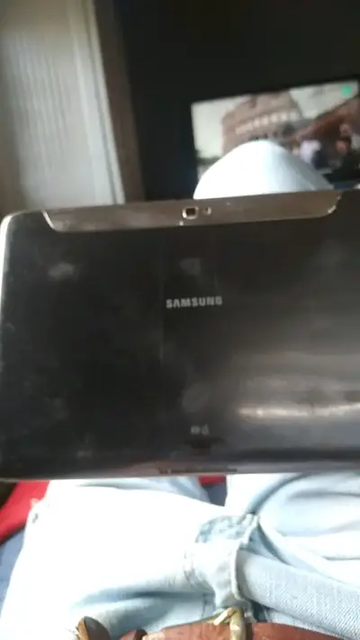 Tablet Samsung en buen estado - miniatura 2
