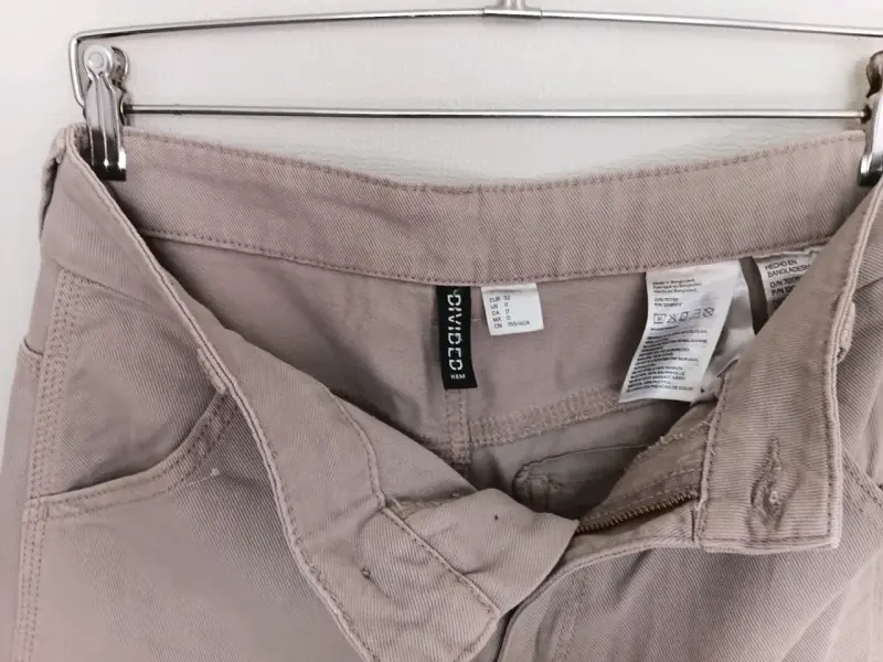 Pantalones cargo beige para mujer - 2
