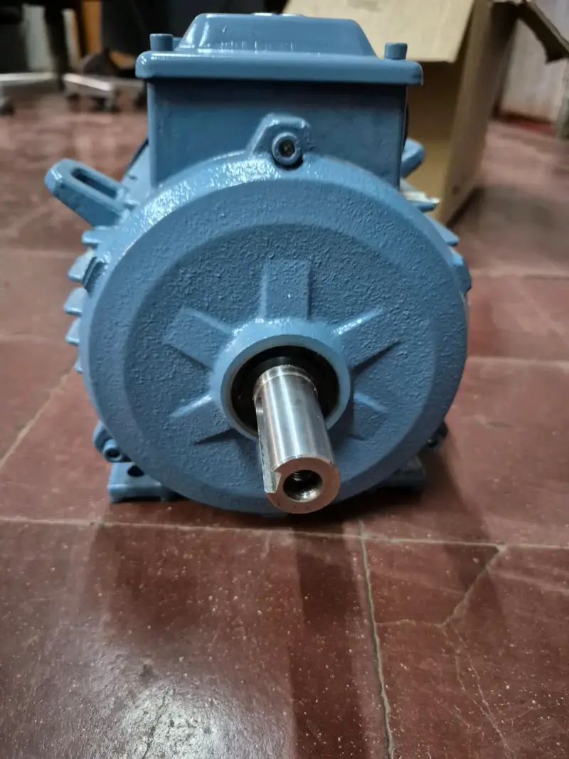 Motor trifásico ABB M2BAX 90LA 4 1.5 kW - 3