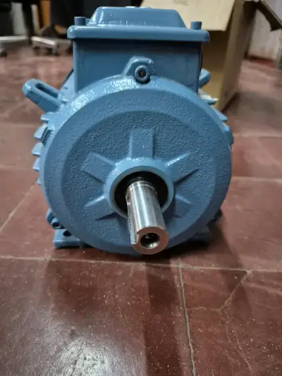 Motor trifásico ABB M2BAX 90LA 4 1.5 kW - miniatura 3