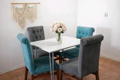 Juego de Comedor mármol con Sillas Acolchadas - miniatura 1