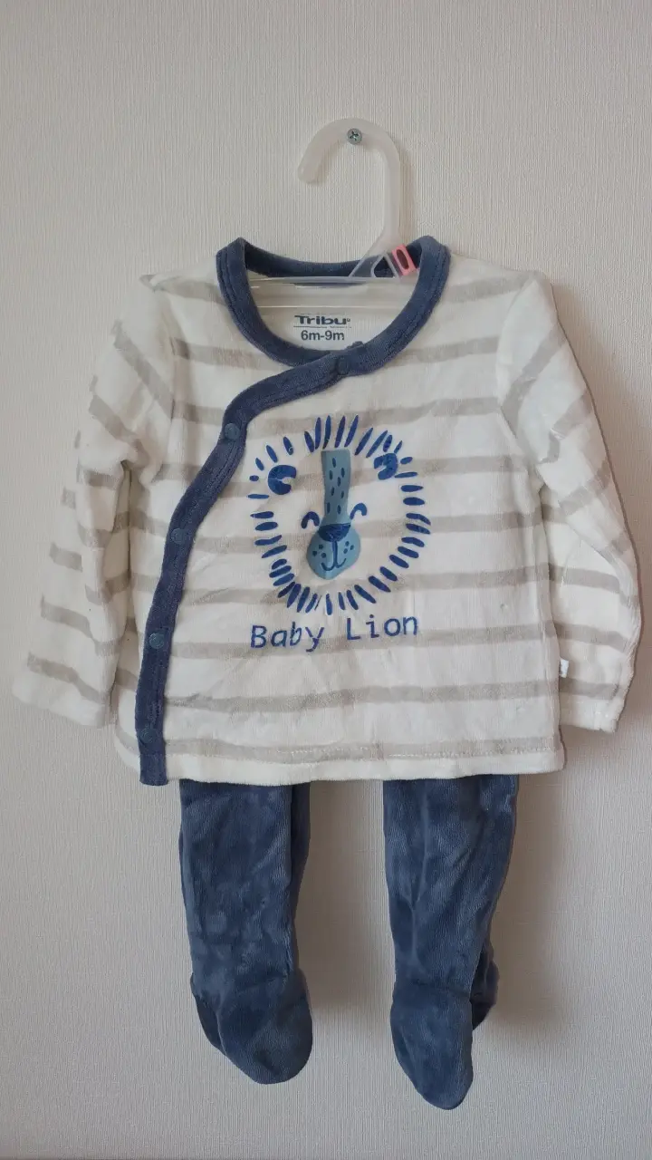 Lote de bodies y ropa de bebé variados - 5
