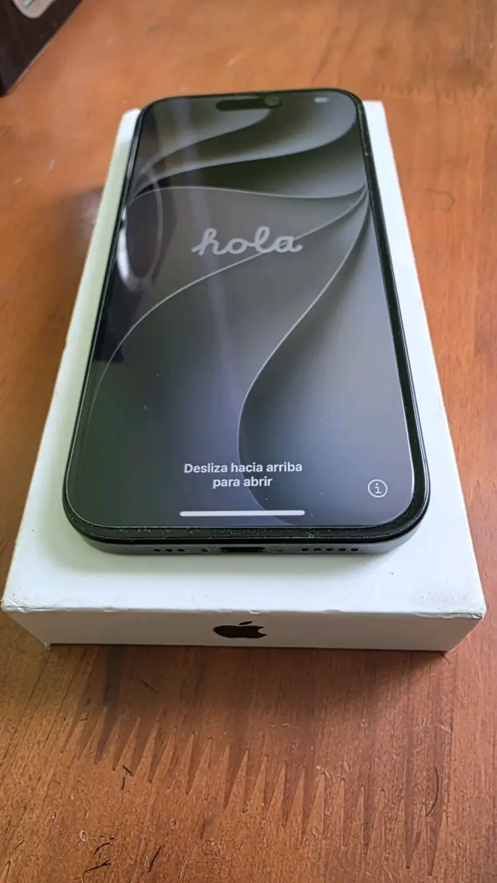 iPhone 16 128GB Negro en buen estado - 5