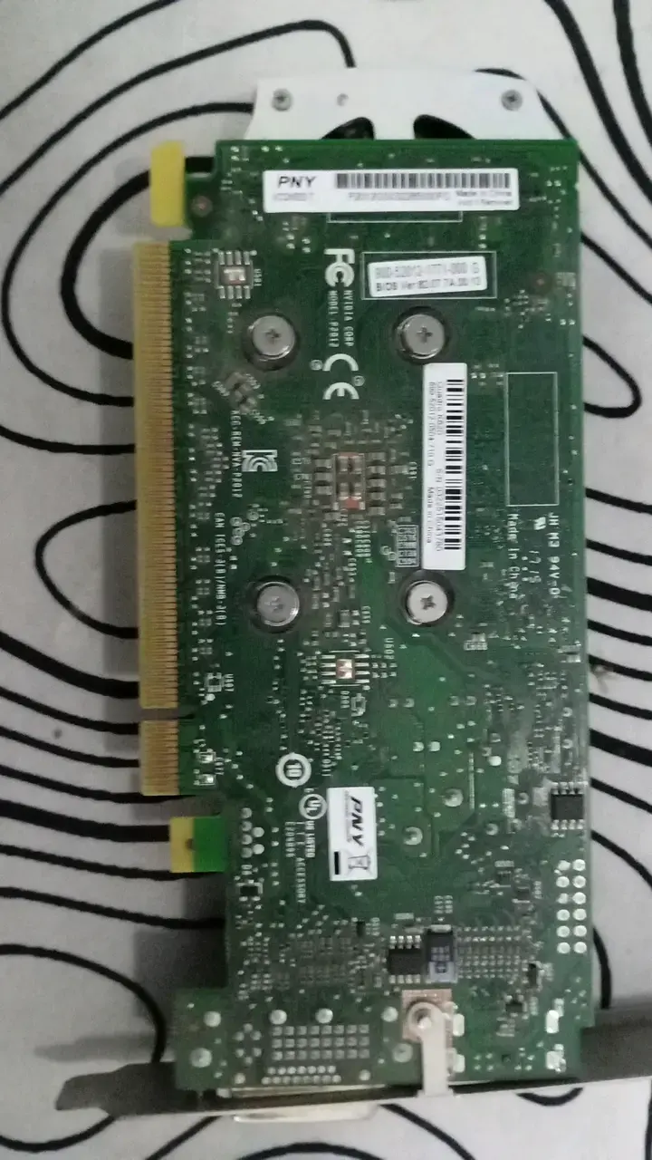 Tarjeta gráfica Nvidia Quadro K620 - 2