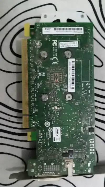 Tarjeta gráfica Nvidia Quadro K620 - miniatura 2