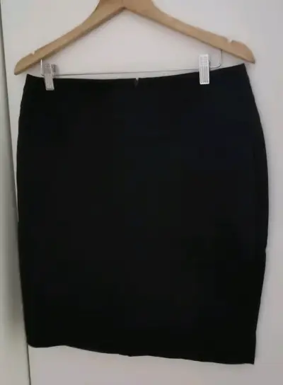 Falda lápiz negra elegante - miniatura 1