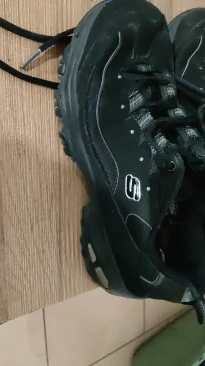 Zapatillas deportivas negras Skechers con Memory Foam - miniatura 1