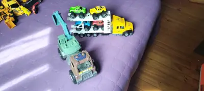 Set de juguetes de vehículos y peluches para niños - miniatura 4