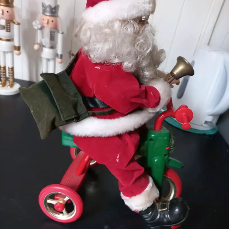 Figura de Santa Claus en triciclo decorativo - 3