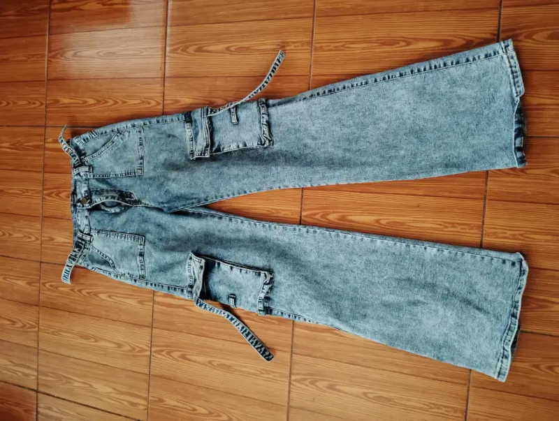 Jeans Menina con Bolsillos Cargo Talla 42