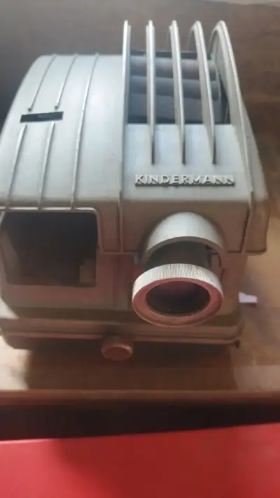 Proyector de diapositivas Kindermann 150 vintage - miniatura 1