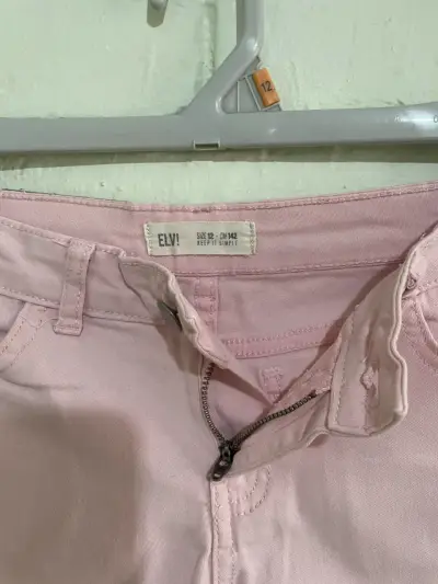 Shorts de mezclilla rosados para niña - miniatura 3